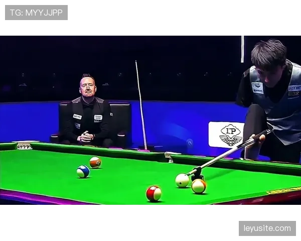 温情一幕:雷恩球迷在球队大比分落后时,仍高唱队歌鼓舞球员